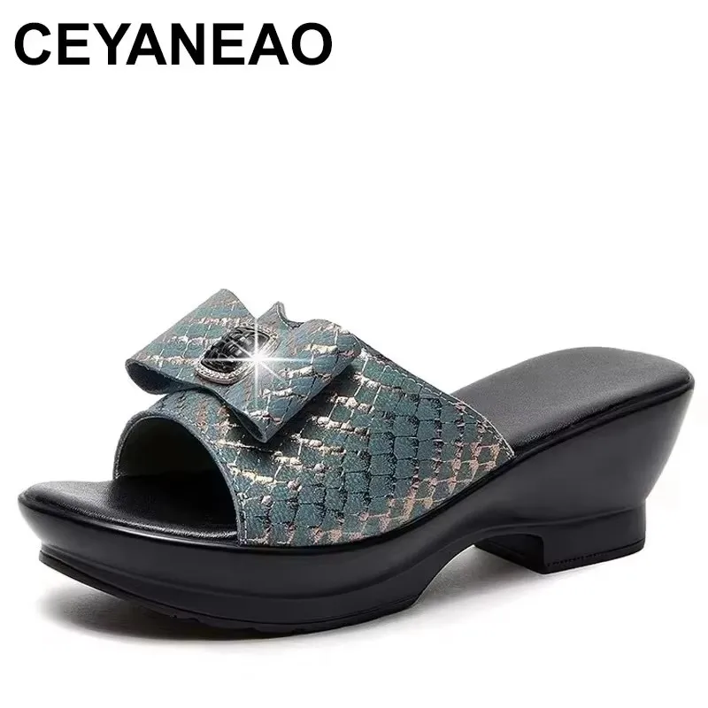 2025 Summer Women‘s Slippers High Heel 5cm Fashion Platform Genuine Leather Slides Ladies Shoes Non-slip Casual
2025 Summer Women‘s Slippers High Heel 5cm Fashion Platform Genuine Leather Slides Ladies Shoes Non-slip Casual