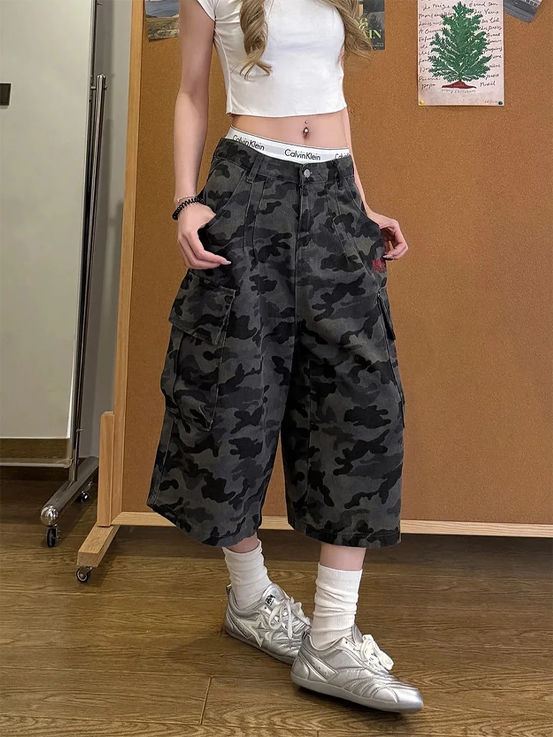 High Waist Wide Leg Jeans Women's Camouflage Seven-Length Summer New Style Slimming Loose Fit Denim Pants Retro Style
High Waist Wide Leg Jeans Women's Camouflage Seven-Length Summer New Style Slimming Loose Fit Denim Pants Retro Style