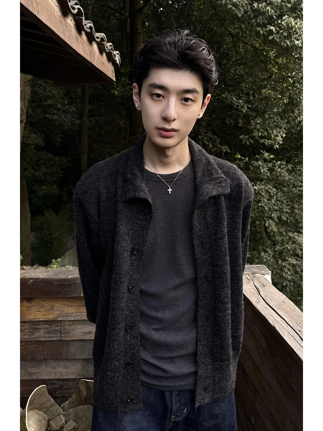 Мужской вязаный свитер свободного кроя с высоким воротником, открытый кардиган, удобный повседневный топ с длинными рукавами
Мужской вязаный свитер свободного кроя с высоким воротником, открытый кардиган, удобный повседневный топ с длинными рукавами