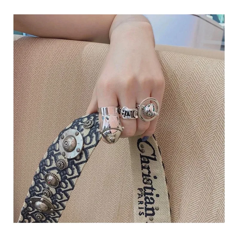Ring Internet Celebrity Same Cool Handsome Girl Ring Armor Ring Student Party Replacement Version
Ring Internet Celebrity Same Cool Handsome Girl Ring Armor Ring Student Party Replacement Version