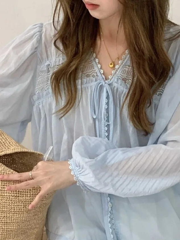 Korean Sle Fre Thin Women's Sun Protection irt 2025 Summer New Gentle Aosphere Lace Splicing Top Ladies irt
Korean Sle Fre Thin Women's Sun Protection irt 2025 Summer New Gentle Aosphere Lace Splicing Top Ladies irt