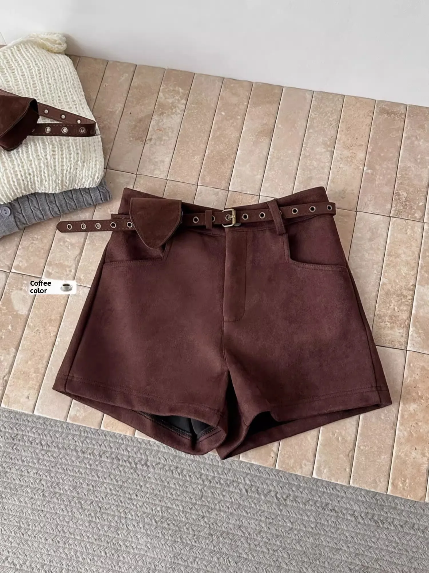 Burgundy Suede High Waist Workwear Shorts Women Spring Outerwear Base Layer Retro PU Leather Casual Pants Boot Pants
Burgundy Suede High Waist Workwear Shorts Women Spring Outerwear Base Layer Retro PU Leather Casual Pants Boot Pants