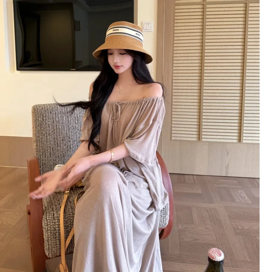 Slimming Effect Summer New Style Women's Loose Fit Drawstring Neck Half Skirt Set Fashionable Lazy Chic Big Hemline Ensemble
Slimming Effect Summer New Style Women's Loose Fit Drawstring Neck Half Skirt Set Fashionable Lazy Chic Big Hemline Ensemble