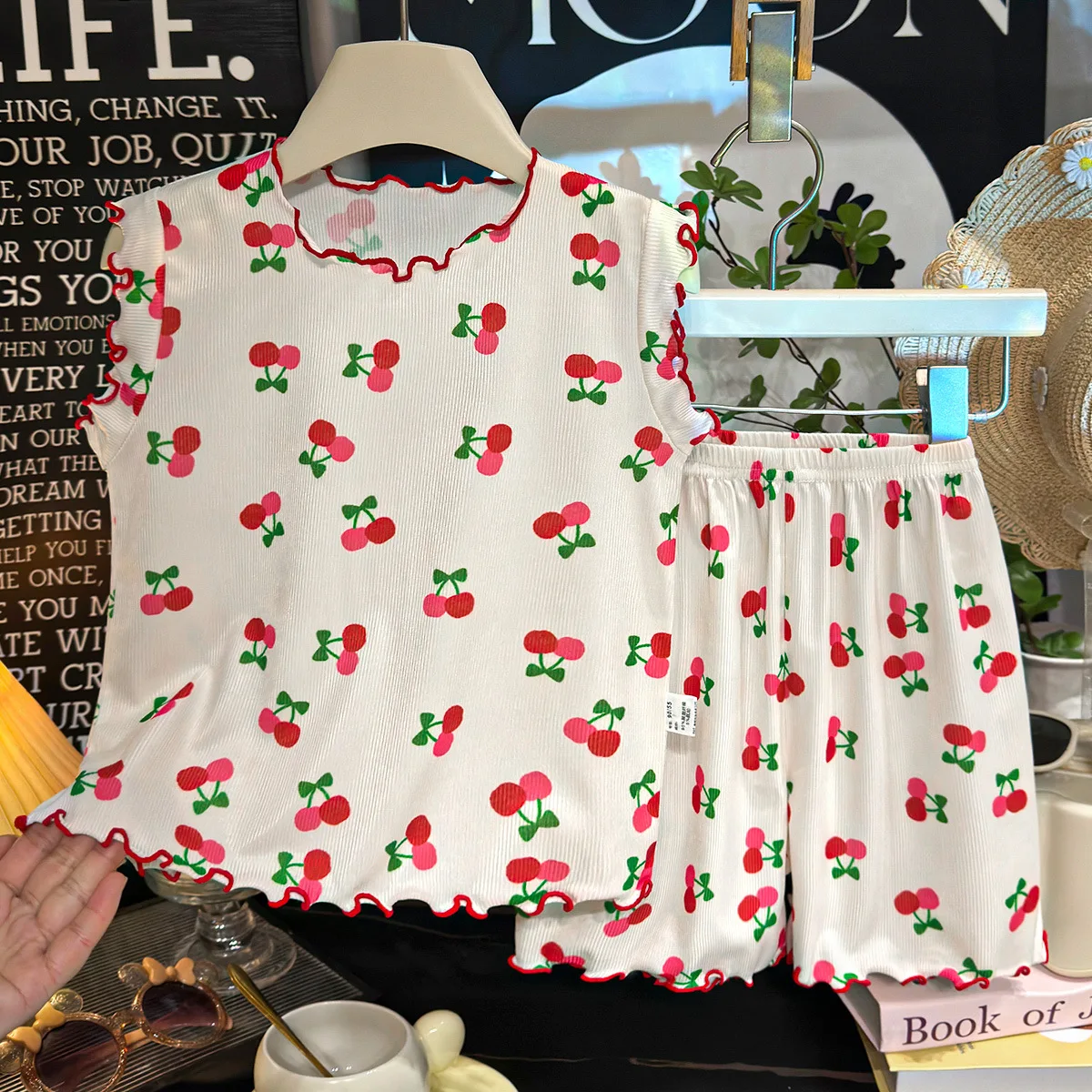 2PCS/Set Lovely Girls Pajamas Set Thin Summer Tops+Pants Animal Print Clothes Set
2PCS/Set Lovely Girls Pajamas Set Thin Summer Tops+Pants Animal Print Clothes Set