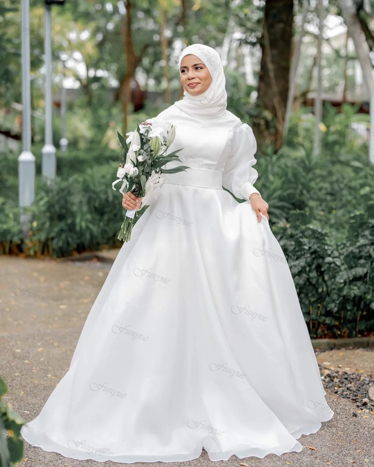 Dubai Muslim Hijab Wedding Dresses for Woman A-Line Chiffon Elegant Bridal Dress with Sleeves Veils Robe De Mariée 2023
Dubai Muslim Hijab Wedding Dresses for Woman A-Line Chiffon Elegant Bridal Dress with Sleeves Veils Robe De Mariée 2023