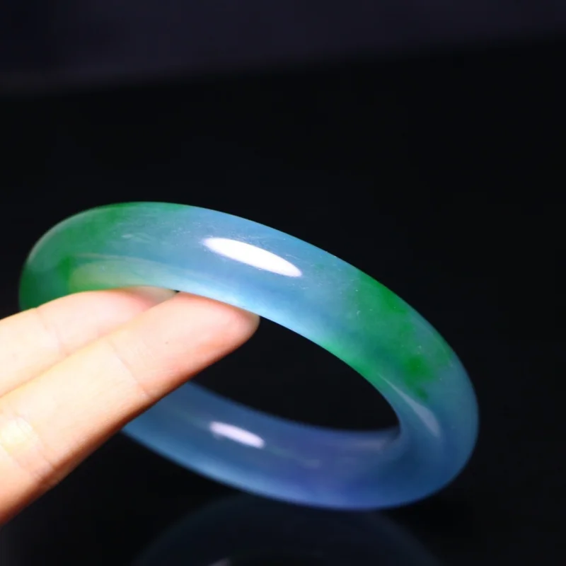 Сертифицированный натуральный высокий ледяной браслет из Мьянмы BlueGreenJade браслеты из жадеита 59 мм
Сертифицированный натуральный высокий ледяной браслет из Мьянмы BlueGreenJade браслеты из жадеита 59 мм