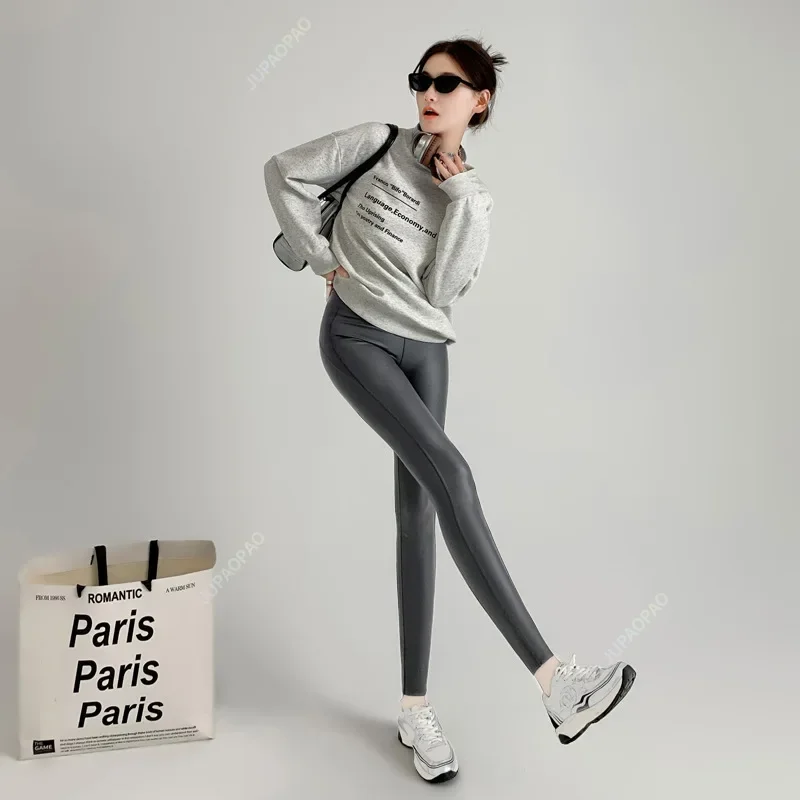 Women's Velvet Thick Tight Pants Fitness High Waist Push Up Tight Leather Pants High Elasticity Sports Tight Pants Women's Style
Women's Velvet Thick Tight Pants Fitness High Waist Push Up Tight Leather Pants High Elasticity Sports Tight Pants Women's Style