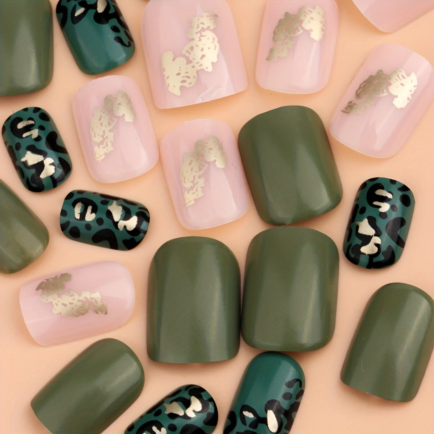 Chic Green Leopard Print & Golden Foil Press-On Nails 24pc Glossy Square Set for Stylish Daily Wear
Chic Green Leopard Print & Golden Foil Press-On Nails 24pc Glossy Square Set for Stylish Daily Wear
