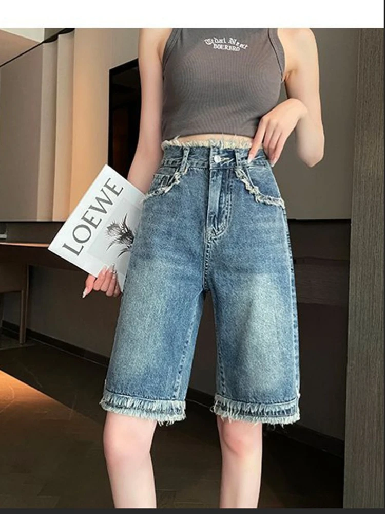 Hairy trim high waisted denim shorts women in summer new loose straight leg casual versatile wide leg five quarter pants
Hairy trim high waisted denim shorts women in summer new loose straight leg casual versatile wide leg five quarter pants