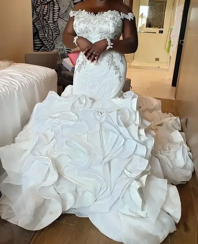 Customized Plus Size Arabic Aso Ebi Luxurious Lace Mermaid Wedding Crystals Ruffles Sexy Vintage Bridal Gowns Dresses 2023
Customized Plus Size Arabic Aso Ebi Luxurious Lace Mermaid Wedding Crystals Ruffles Sexy Vintage Bridal Gowns Dresses 2023