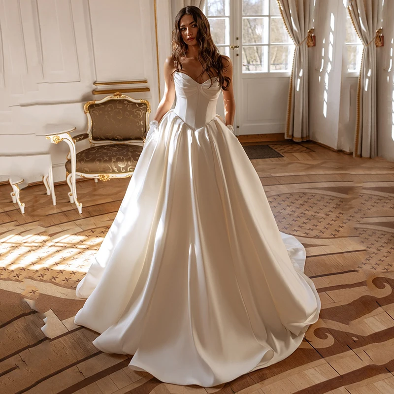 Eightree Boho Beach A-Line Wedding Dresses White Sweetheart Satin Maxi Bridal Dress Simple Wedding Ball Prom Gowns Customized
Eightree Boho Beach A-Line Wedding Dresses White Sweetheart Satin Maxi Bridal Dress Simple Wedding Ball Prom Gowns Customized