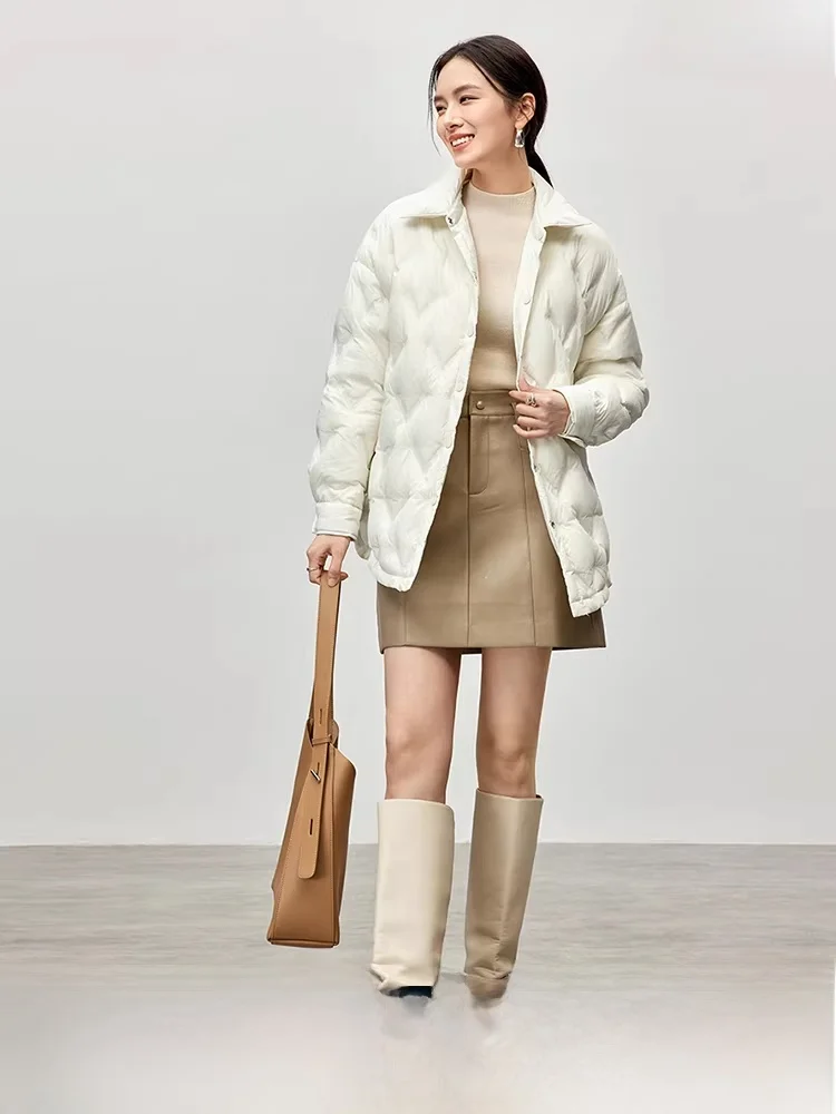 Двусторонняя легкая стеганая куртка, женская зимняя новинка, легкая теплая длинная верхняя одежда на пуговицах с irt-воротником
Двусторонняя легкая стеганая куртка, женская зимняя новинка, легкая теплая длинная верхняя одежда на пуговицах с irt-воротником