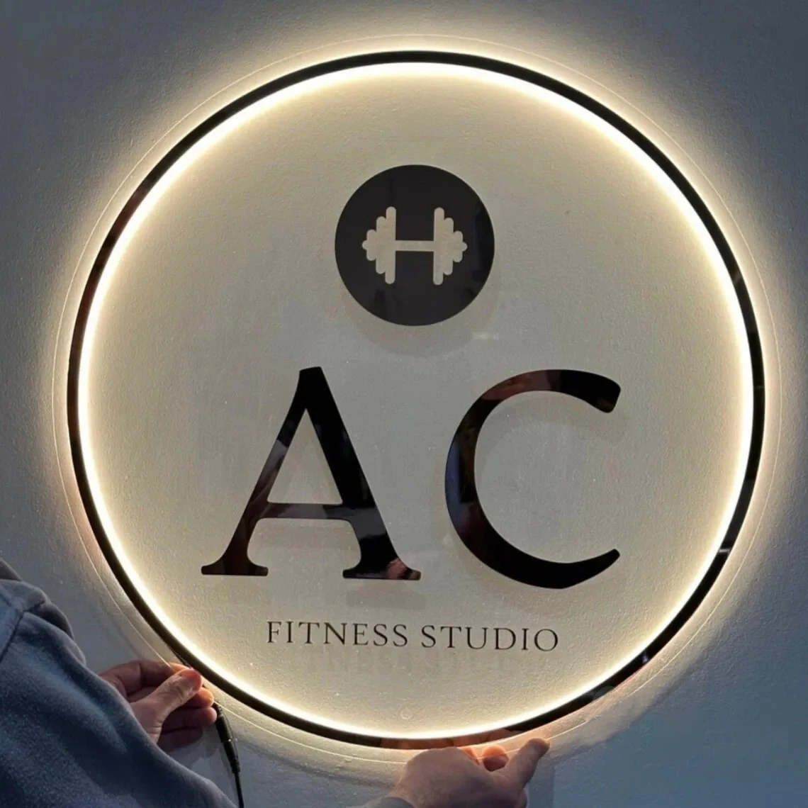 Custom Backlit Logo Sign for Business Round Wall Art LED Shop Name Light Banner Dimmable Glow Logo for Nail Spa Studio Office
Custom Backlit Logo Sign for Business Round Wall Art LED Shop Name Light Banner Dimmable Glow Logo for Nail Spa Studio Office