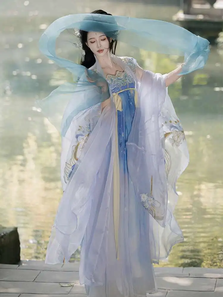 Новый карнавальный костюм на Хэллоуин, косплей, женская модная юбка Hanfu, рубашка с большими рукавами, тяжелая промышленность, вышивка, карнавал
Новый карнавальный костюм на Хэллоуин, косплей, женская модная юбка Hanfu, рубашка с большими рукавами, тяжелая промышленность, вышивка, карнавал