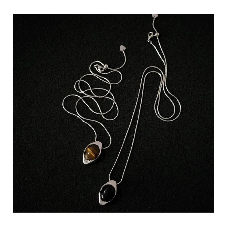 French Niche Natural Tiger's Eye Stone Necklace Can Be Stacked with Retro Necklace, Black Agate Long Extremely Fine Snake Bone C
French Niche Natural Tiger's Eye Stone Necklace Can Be Stacked with Retro Necklace, Black Agate Long Extremely Fine Snake Bone C