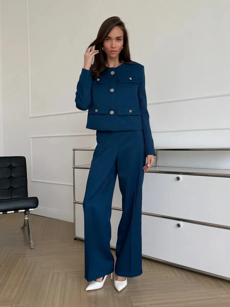 KT Classic Tweed Style Denim Matching Outfit, Round Neck Multi Flap Pocket Button Front Crop Blazer & Relaxed Wide Leg Pants
KT Classic Tweed Style Denim Matching Outfit, Round Neck Multi Flap Pocket Button Front Crop Blazer & Relaxed Wide Leg Pants