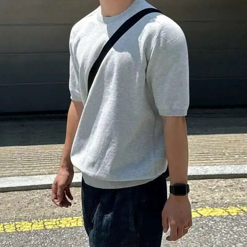 2025 Summer Korean Style Men's Knitted Top Half Sleeve Round Collar Pullover Male T-shirt Loose Simple Male Clothing
2025 Summer Korean Style Men's Knitted Top Half Sleeve Round Collar Pullover Male T-shirt Loose Simple Male Clothing