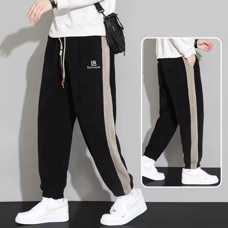 Мужские осенне-зимние модные брендовые свободные вельветовые спортивные брюки, повседневные длинные брюки с манжетами, студенческие джоггеры свободного кроя, городские
Мужские осенне-зимние модные брендовые свободные вельветовые спортивные брюки, повседневные длинные брюки с манжетами, студенческие джоггеры свободного кроя, городские