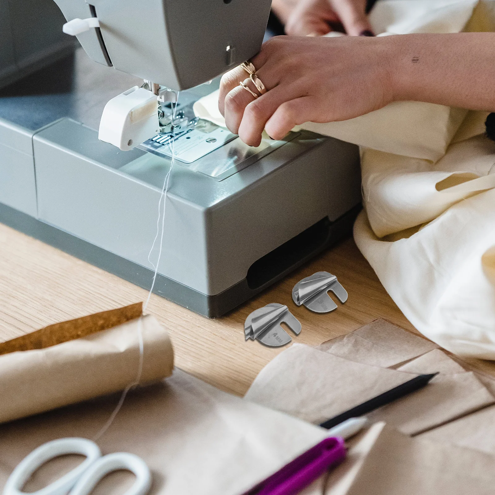 8pcs Universal Rolled Hem Presser Foot Set Stainless Steel Sewing Machine Attachment For Hemming Diy Projects Handicraft Sewing
8pcs Universal Rolled Hem Presser Foot Set Stainless Steel Sewing Machine Attachment For Hemming Diy Projects Handicraft Sewing