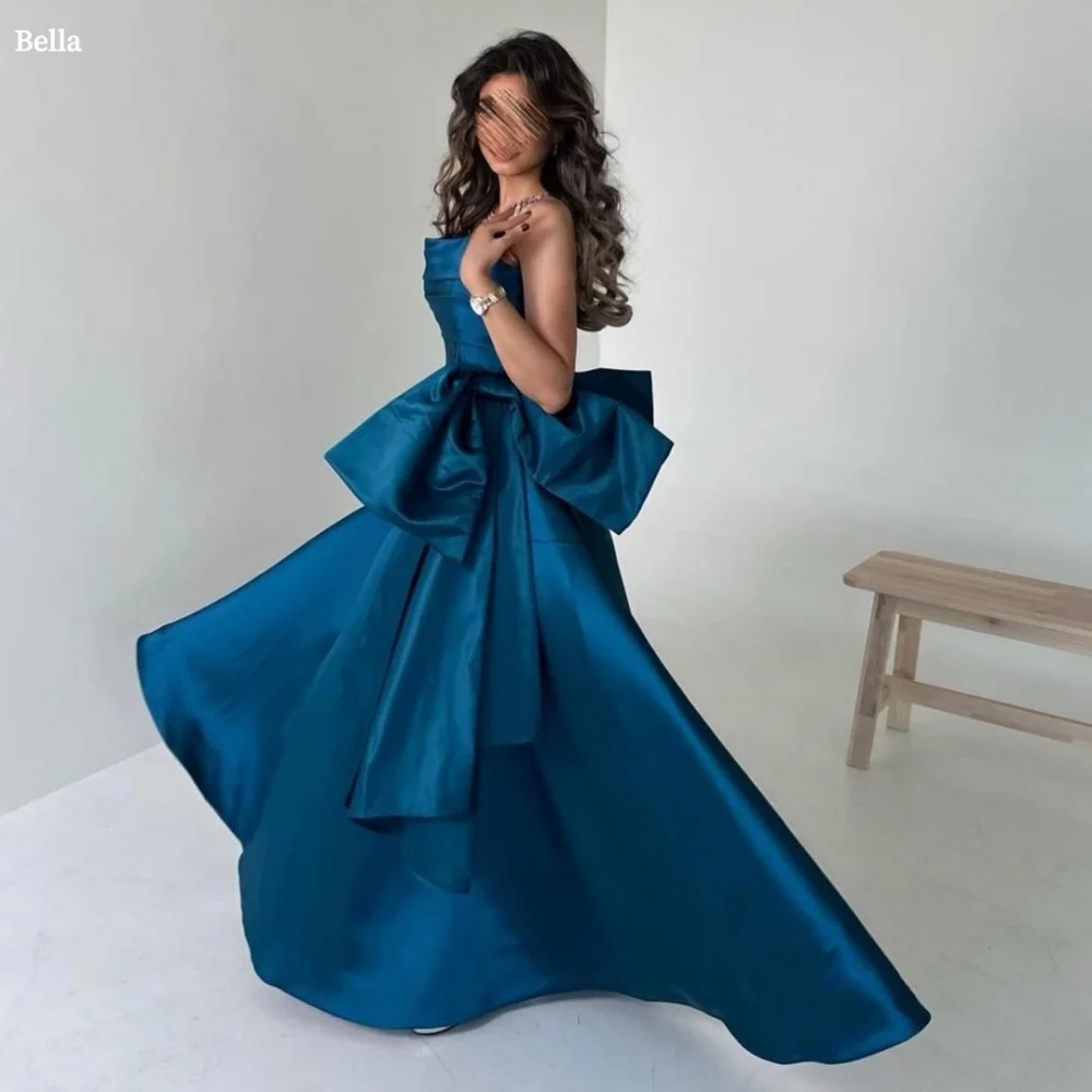 Bella Customized Blue Bow Strapless Sleeveless robes de soirée Satin A-line Backless Party Dresses Floor-Length Prom Dress 2025
Bella Customized Blue Bow Strapless Sleeveless robes de soirée Satin A-line Backless Party Dresses Floor-Length Prom Dress 2025