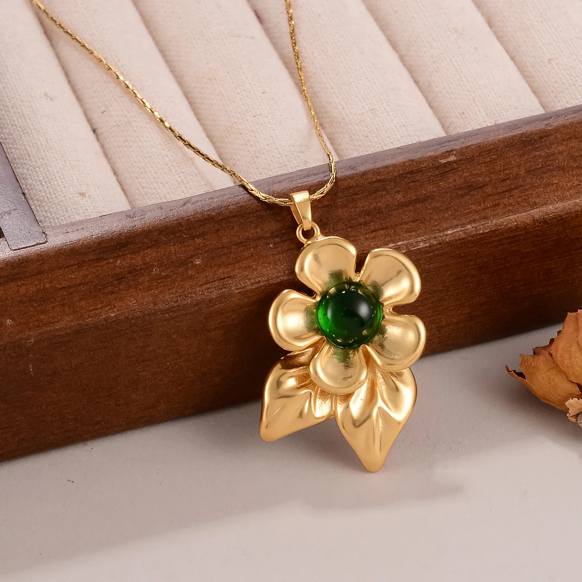 Luxury Gold Color Statement Necklace - Nature Inspired Flower & Leaf Design with Green Stone, Everyday Wear Jewelry
Luxury Gold Color Statement Necklace - Nature Inspired Flower & Leaf Design with Green Stone, Everyday Wear Jewelry