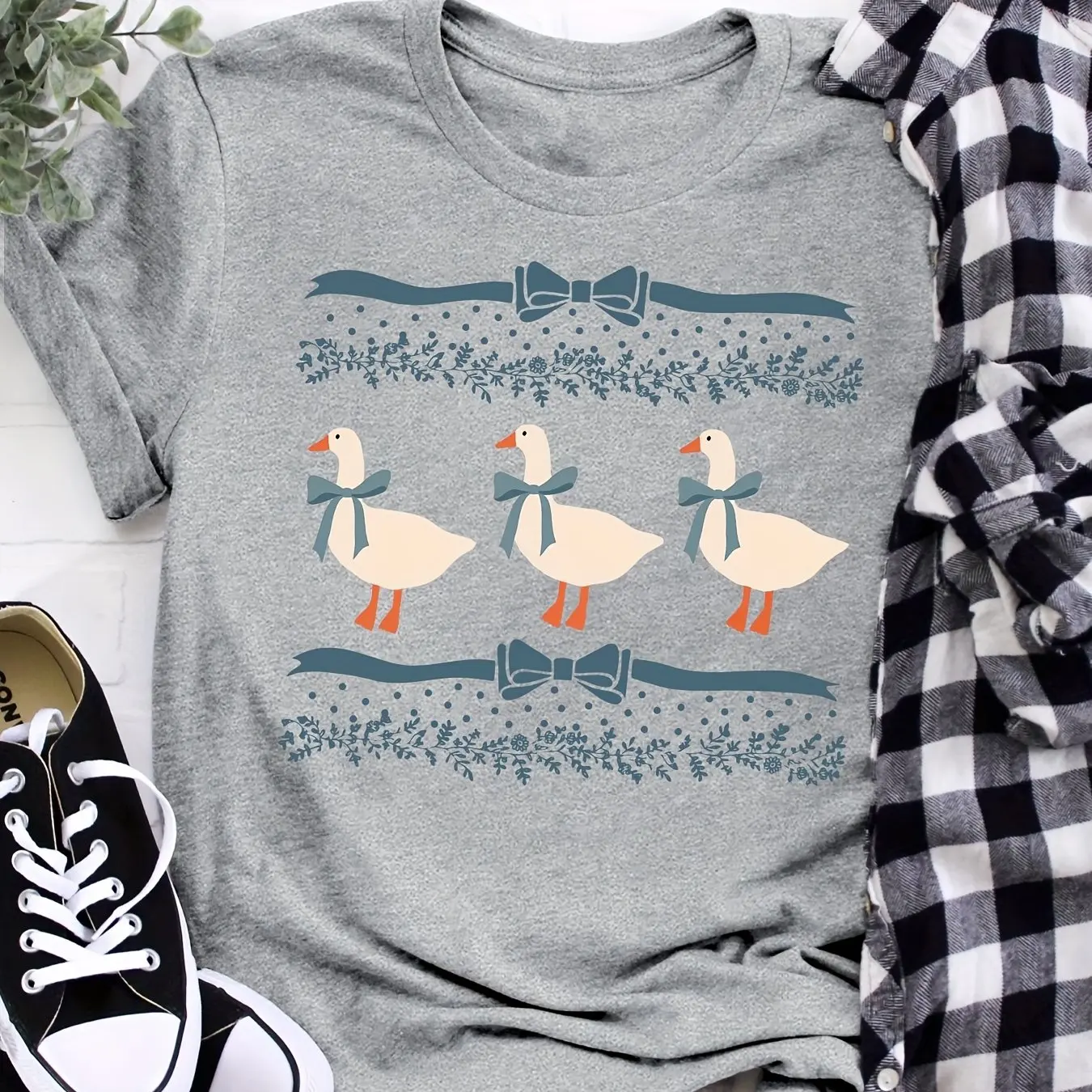 Женская футболка больших размеров в стиле ретро 80-х годов с гусиным узором из чистого хлопка, дышащая, модная и универсальная, унисекс, большие размеры
Женская футболка больших размеров в стиле ретро 80-х годов с гусиным узором из чистого хлопка, дышащая, модная и универсальная, унисекс, большие размеры