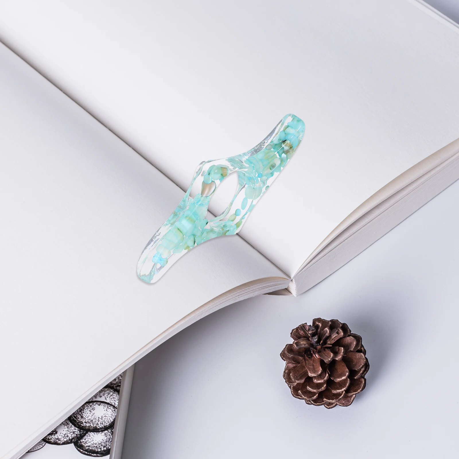 Finger Ring Bookmark Plastic Book Page Holders for Reading Thumb Holder Portable Reading Holder Convenient Book Marker
Finger Ring Bookmark Plastic Book Page Holders for Reading Thumb Holder Portable Reading Holder Convenient Book Marker