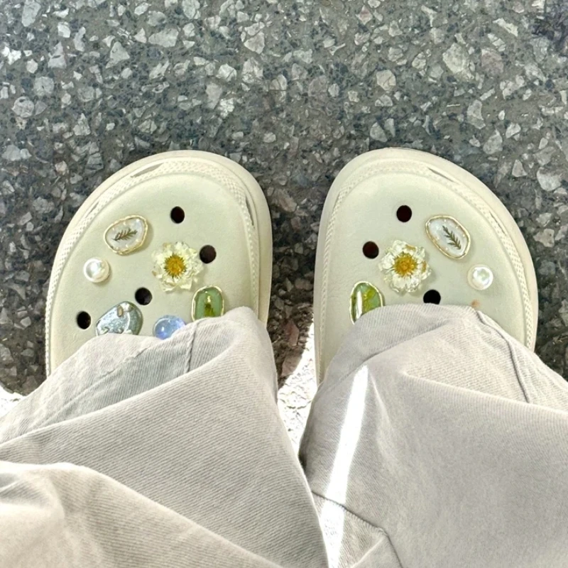 Shanye Amber Croc Charms Diy Shoe Buckles Bone White Gemstone Dried Flower Premium Aesthetic For Women Croxx Clog Decoration
Shanye Amber Croc Charms Diy Shoe Buckles Bone White Gemstone Dried Flower Premium Aesthetic For Women Croxx Clog Decoration