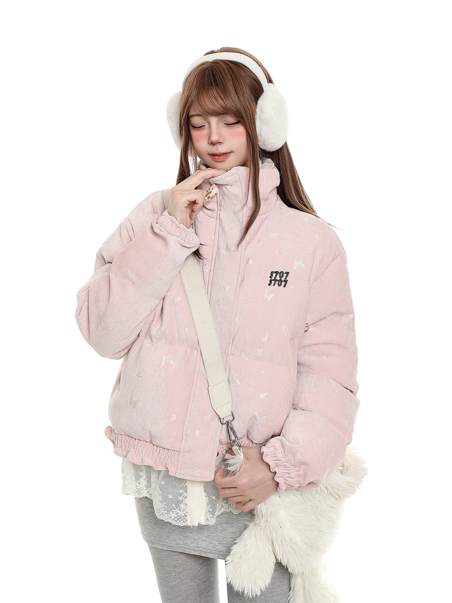 Американская ретро-куртка из хлопка с цветными вставками для женщин, новая зимняя модель, универсальная, красивая, с воротником-стойкой, верхняя одежда
Американская ретро-куртка из хлопка с цветными вставками для женщин, новая зимняя модель, универсальная, красивая, с воротником-стойкой, верхняя одежда