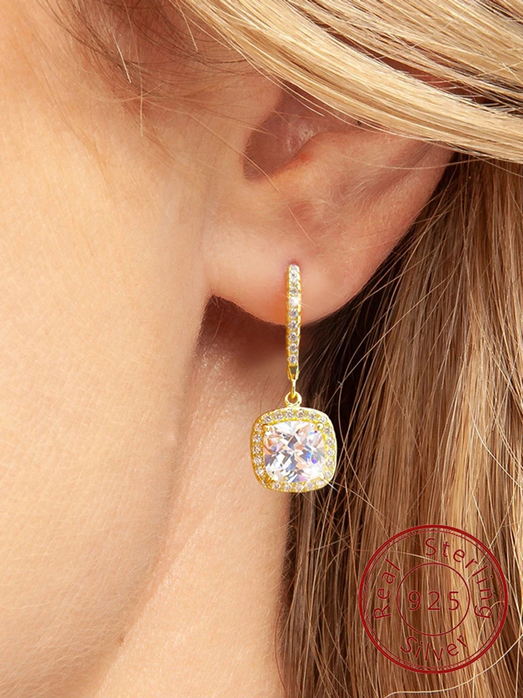 Серьги-кольца из стерлингового серебра 925 пробы с квадратным цирконием, блестящие серьги-кольца для женщин, обручальные, свадебные, высокое качество, ювелирные изделия
Серьги-кольца из стерлингового серебра 925 пробы с квадратным цирконием, блестящие серьги-кольца для женщин, обручальные, свадебные, высокое качество, ювелирные изделия