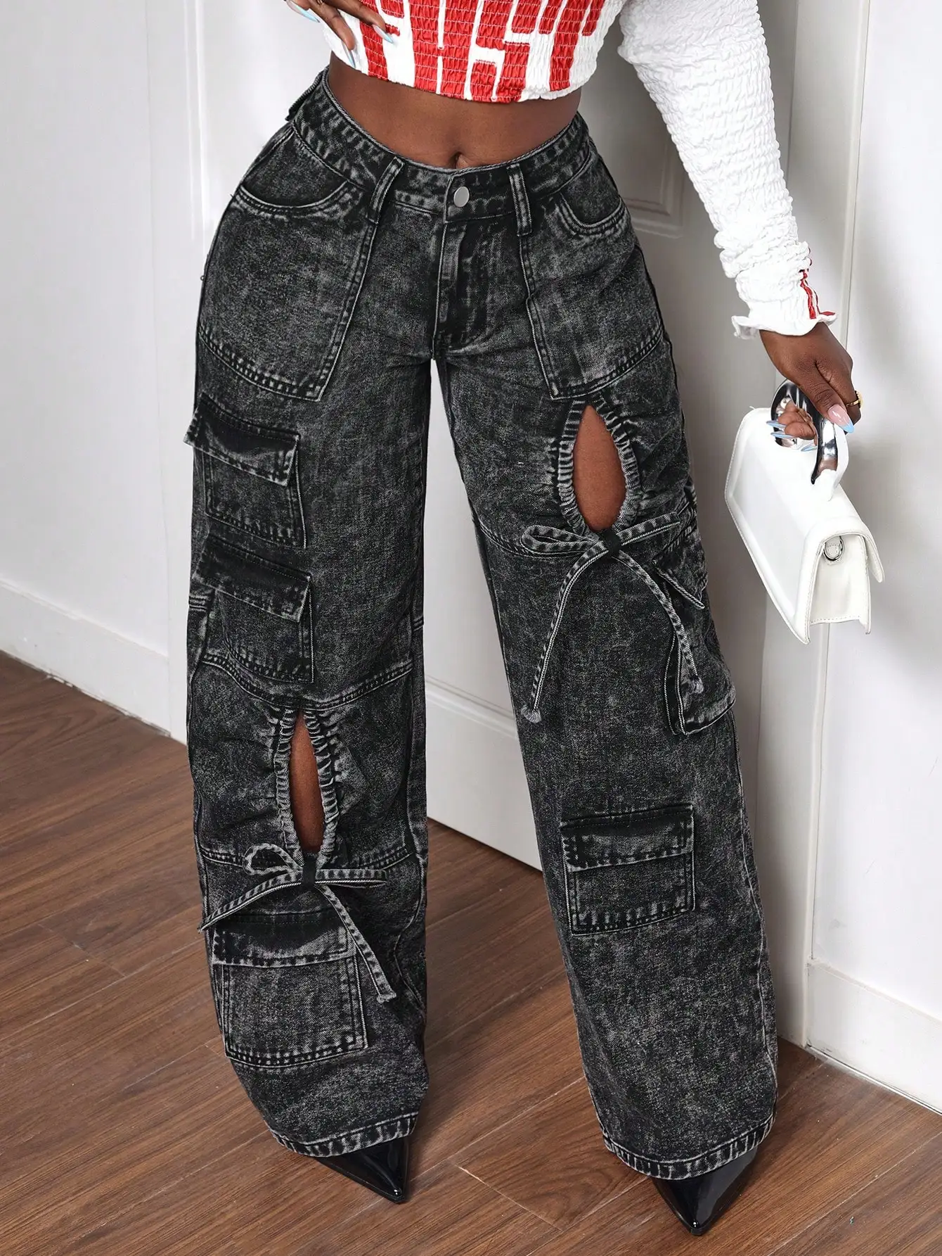 Женские джинсовые брюки-карго с высокой талией, широкими штанинами, вырезами и завязками
Женские джинсовые брюки-карго с высокой талией, широкими штанинами, вырезами и завязками