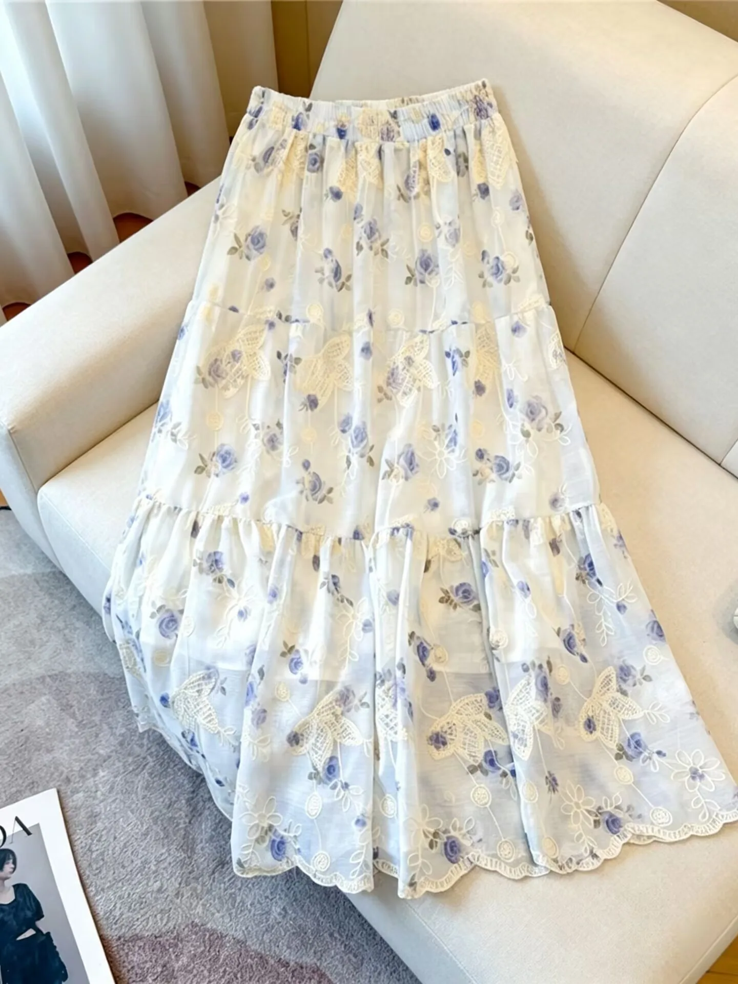 Elegant Embroidered A-Line Skirt Women's Summer Thin High Waist Draped Slimming Mesh Skirt Comfortable Soft Korean Style Commute
Elegant Embroidered A-Line Skirt Women's Summer Thin High Waist Draped Slimming Mesh Skirt Comfortable Soft Korean Style Commute