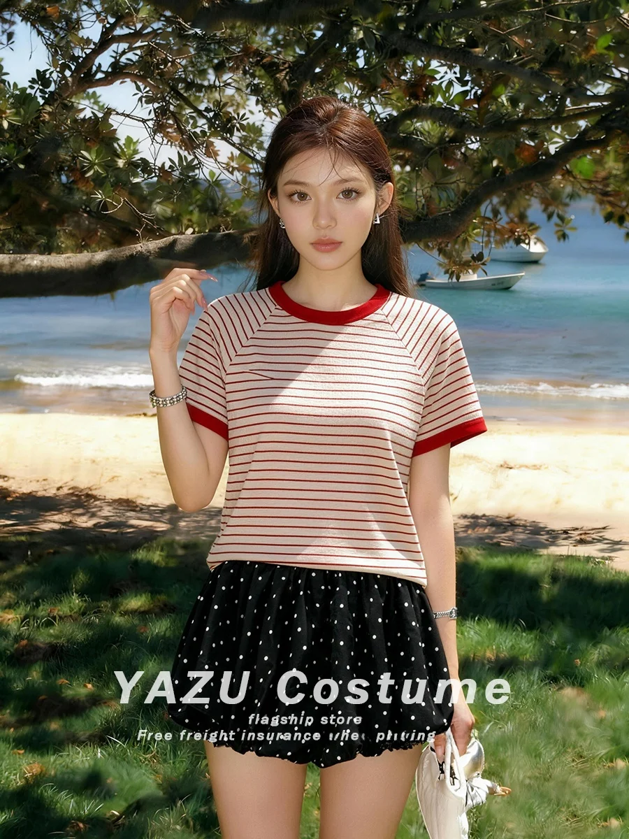 Retro Spicy Girl Color Block Stripe T-Shirt with Polka Dot Short Skirt Women's New Summer Slimming Versatile Waist Cinching Top
Retro Spicy Girl Color Block Stripe T-Shirt with Polka Dot Short Skirt Women's New Summer Slimming Versatile Waist Cinching Top