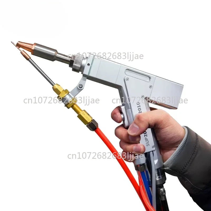 Заводская цена 3000 Вт волоконный лазерный сварочный аппарат портативный 3в1 лазерный сварочный аппарат детали лазерного оборудования
Заводская цена 3000 Вт волоконный лазерный сварочный аппарат портативный 3в1 лазерный сварочный аппарат детали лазерного оборудования