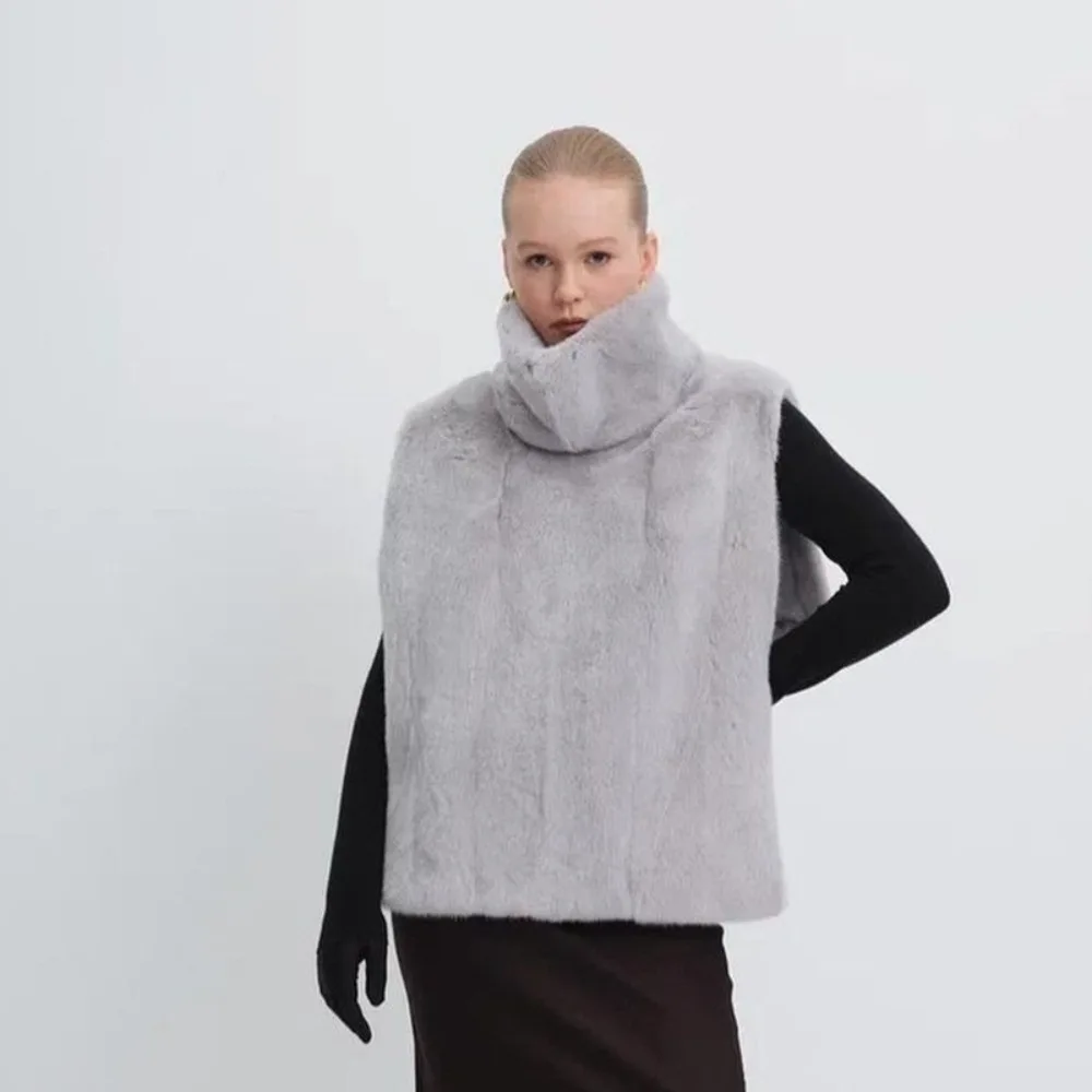 New Eco Mink Fur Turtleneck Tank Tops Fluffy High Collar Faux Fur Vest Layering Piece Thicken Sleeveless Jacket Women's Apparel
New Eco Mink Fur Turtleneck Tank Tops Fluffy High Collar Faux Fur Vest Layering Piece Thicken Sleeveless Jacket Women's Apparel