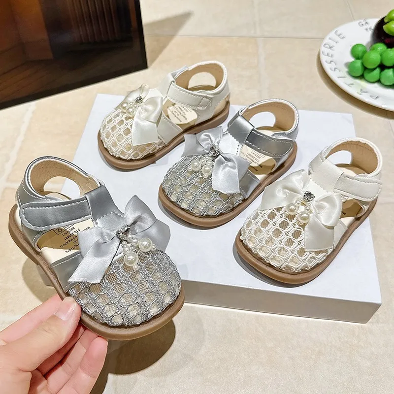 Toddler Girls Summer Sandals 2 Colors Lace Closed Toe Bow Pearl Rhinestone Adjustable Strap Non-Slip for Daily School Outdoor
Toddler Girls Summer Sandals 2 Colors Lace Closed Toe Bow Pearl Rhinestone Adjustable Strap Non-Slip for Daily School Outdoor