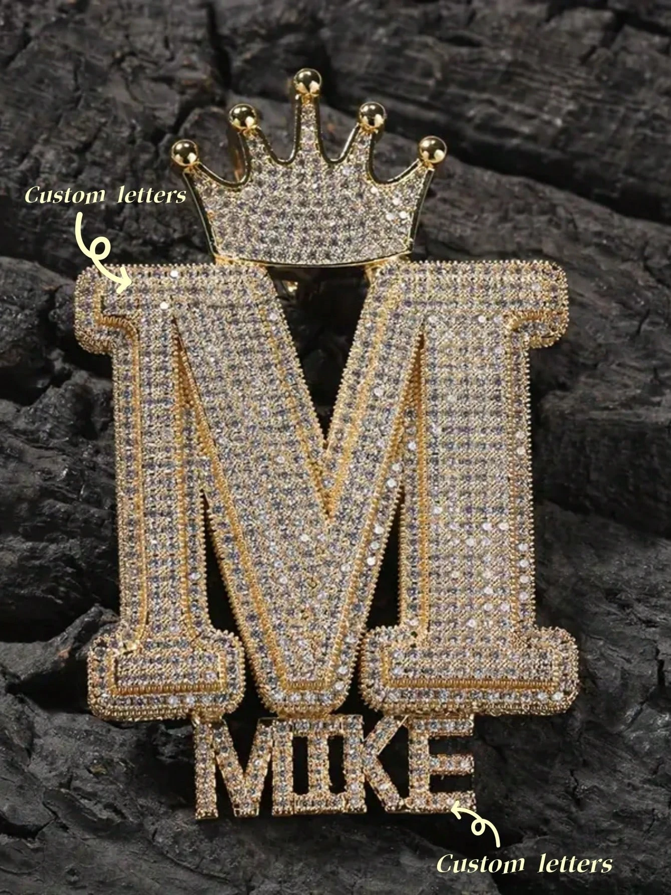 Customized letter pendant necklace, personality, hip-hop, popular style copper full zirconium with crown, suitable for everyone
Customized letter pendant necklace, personality, hip-hop, popular style copper full zirconium with crown, suitable for everyone