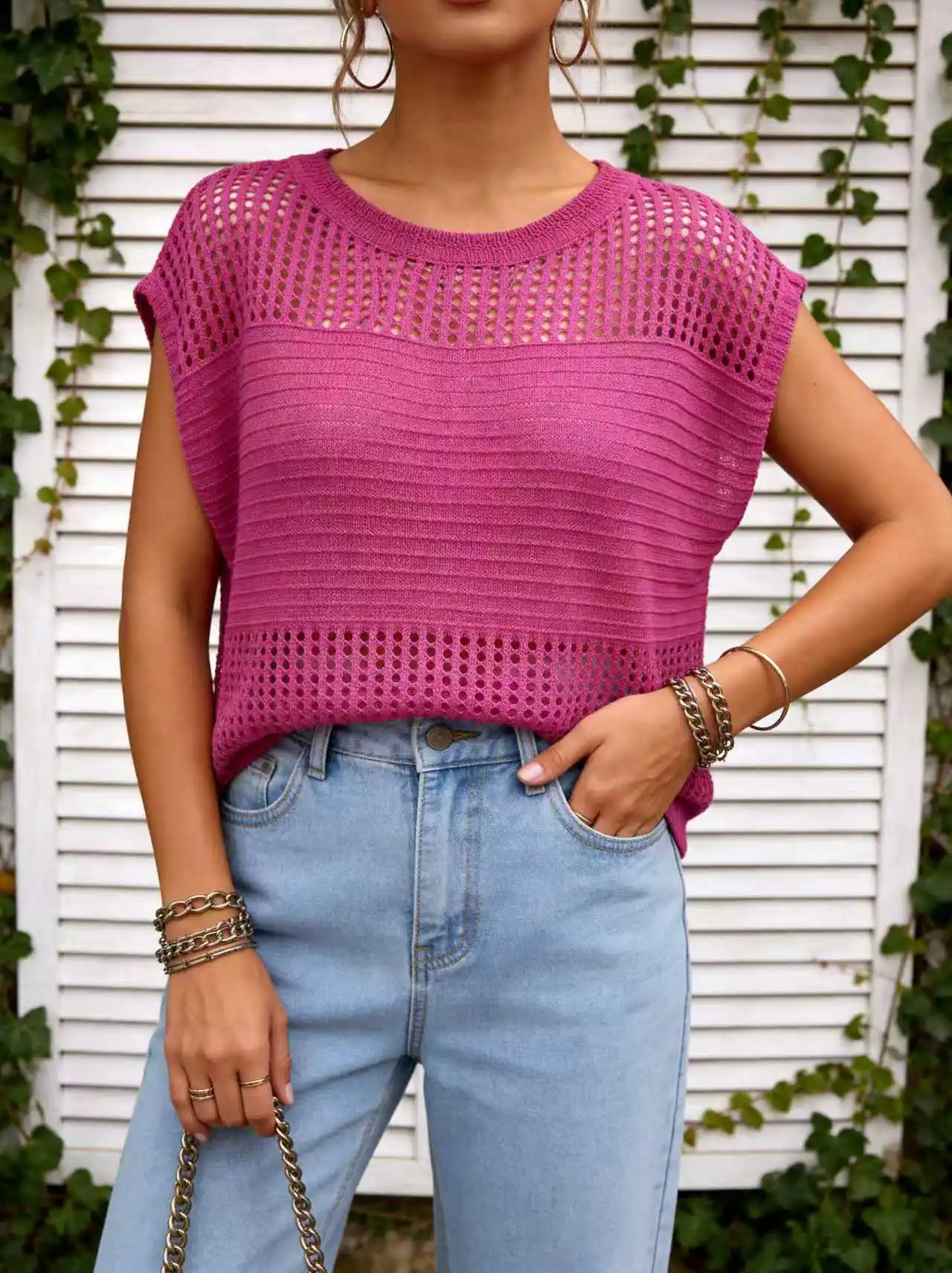 Plus Size Women's Beach Crew Neck Knit Tank Top, Perfect for Summer Outings.
Plus Size Women's Beach Crew Neck Knit Tank Top, Perfect for Summer Outings.