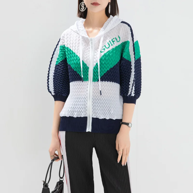 Miyake Pleated Fashion Loose Sweatshirt Jacket for Women 2024 Spring New Casual Versatile Contrast Color Hooded Zipper Top
Miyake Pleated Fashion Loose Sweatshirt Jacket for Women 2024 Spring New Casual Versatile Contrast Color Hooded Zipper Top