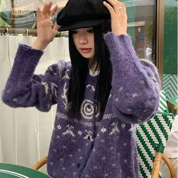 Korean Knitted Sweater Top Lazy Style Jacquard Purple Round Neck Knitted Cardigan Women In Autumn Winter Loose Slim Design
Korean Knitted Sweater Top Lazy Style Jacquard Purple Round Neck Knitted Cardigan Women In Autumn Winter Loose Slim Design