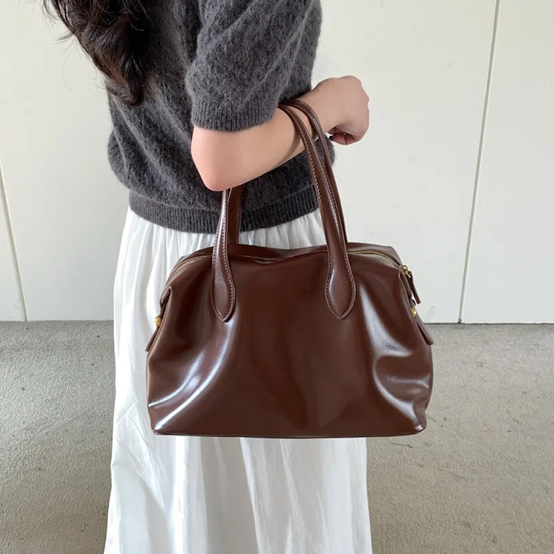 Casual Solid Colors PU Leather Shoulder Bag For Women 2024 Spring Korean Fashion Big Handbags Lady Shopper Shopping Tote Bag
Casual Solid Colors PU Leather Shoulder Bag For Women 2024 Spring Korean Fashion Big Handbags Lady Shopper Shopping Tote Bag