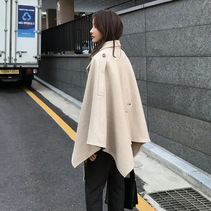 Wool coat women's winter 100kg Chinese New Year robe coat medium and long loose lace-up shawl cape thickened coat
Wool coat women's winter 100kg Chinese New Year robe coat medium and long loose lace-up shawl cape thickened coat