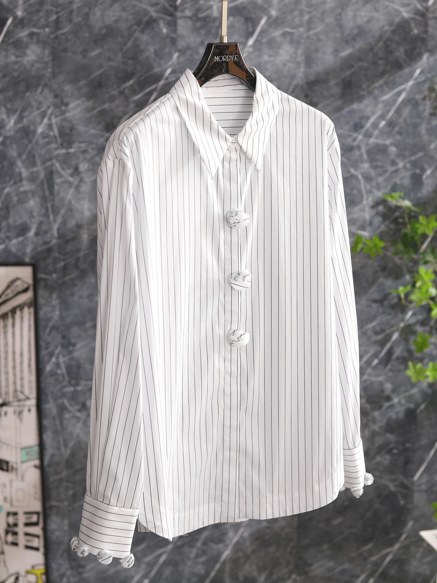 Women's Long Sleeve Shirt Cotton Blend Striped Pattern Button up Design Breathable Comfortable Straight Cut Original Design
Women's Long Sleeve Shirt Cotton Blend Striped Pattern Button up Design Breathable Comfortable Straight Cut Original Design