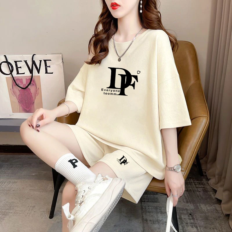 Trendy Casual Sportswear Set Women Summer 2026 Skin-friendly Loose Short Shorts T-shirt Short Sleeve Two-piece Set
Trendy Casual Sportswear Set Women Summer 2026 Skin-friendly Loose Short Shorts T-shirt Short Sleeve Two-piece Set