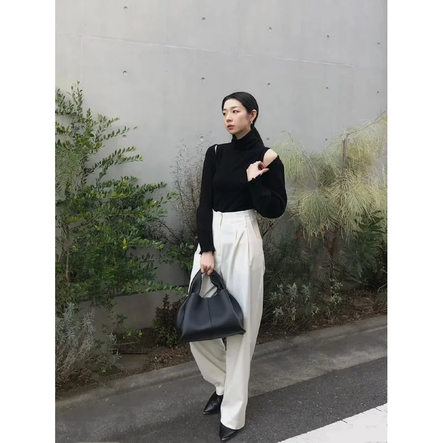 French Niche 2025 New Fashionable Cloud Shoulder Crossbody Handbag Square Lunch Box Dumpling Bag Luxury Women's Commuting Bag
French Niche 2025 New Fashionable Cloud Shoulder Crossbody Handbag Square Lunch Box Dumpling Bag Luxury Women's Commuting Bag