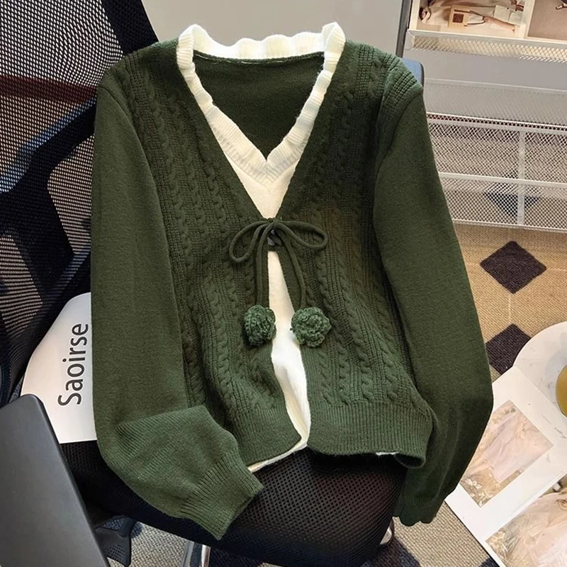 Aesthetic Floral Knit Crop Sweater Women Bow Fake Two Pieces Patchwork Pullovers Autumn Winter New Long Sleeve V Neck Jumpers
Aesthetic Floral Knit Crop Sweater Women Bow Fake Two Pieces Patchwork Pullovers Autumn Winter New Long Sleeve V Neck Jumpers