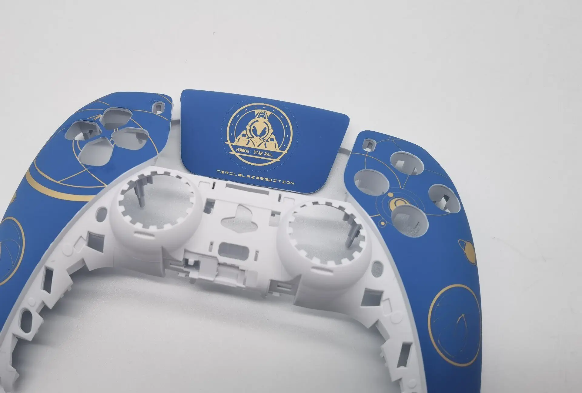 PS5 replacement shell Redesigned and Replaced Front Shell Touchpad Compatible For PS5 controller BDM-010 020 030 040 050 060
PS5 replacement shell Redesigned and Replaced Front Shell Touchpad Compatible For PS5 controller BDM-010 020 030 040 050 060