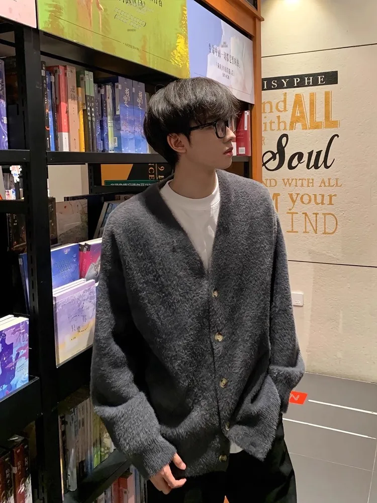 Gray Lazy Style Knitted Sweater Coat Men's Casual Versatile Loose V-neck Top Small Fragrance Style Open Cardigan Sweater
Gray Lazy Style Knitted Sweater Coat Men's Casual Versatile Loose V-neck Top Small Fragrance Style Open Cardigan Sweater