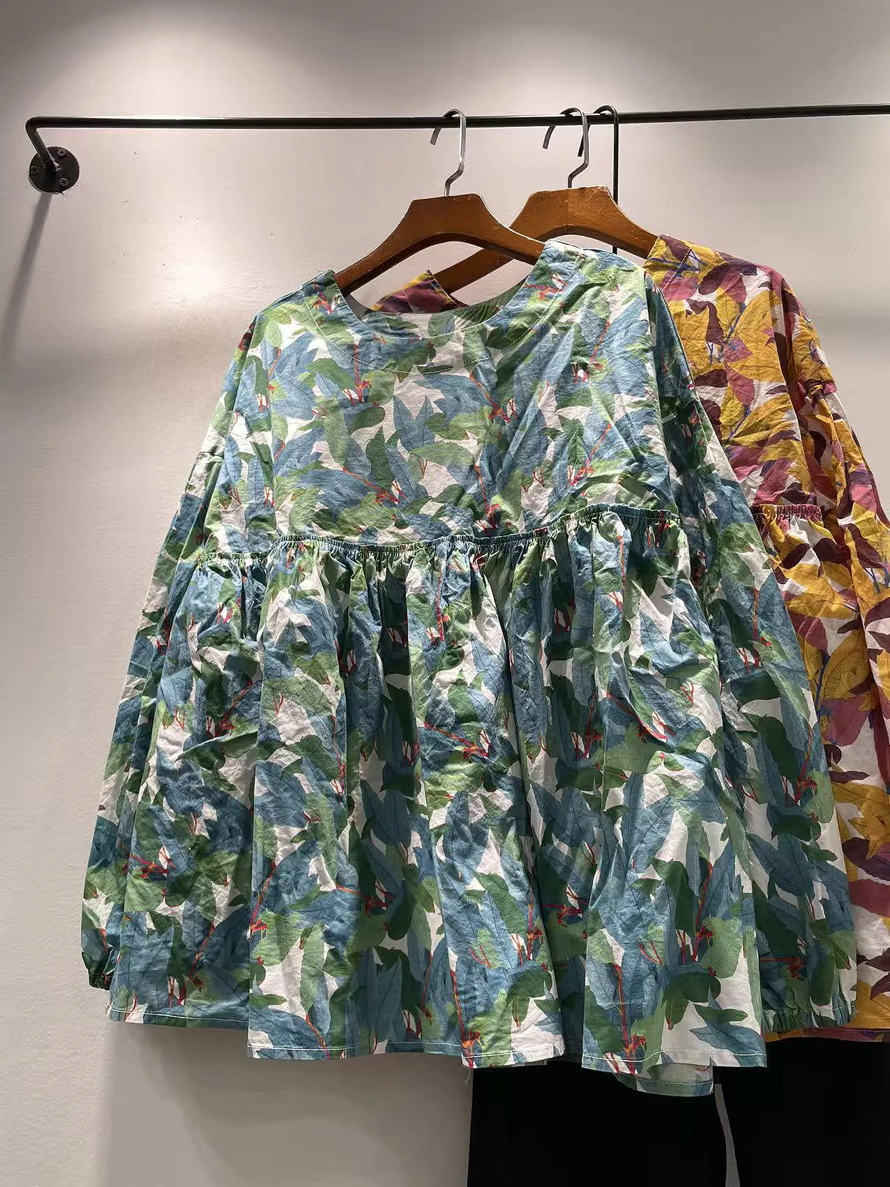 2025 Autumn Korean Sle Women's Loose Fit Long Sve Pure Cotton Printed round Ne irt Breathable Comfortable Casual irt
2025 Autumn Korean Sle Women's Loose Fit Long Sve Pure Cotton Printed round Ne irt Breathable Comfortable Casual irt