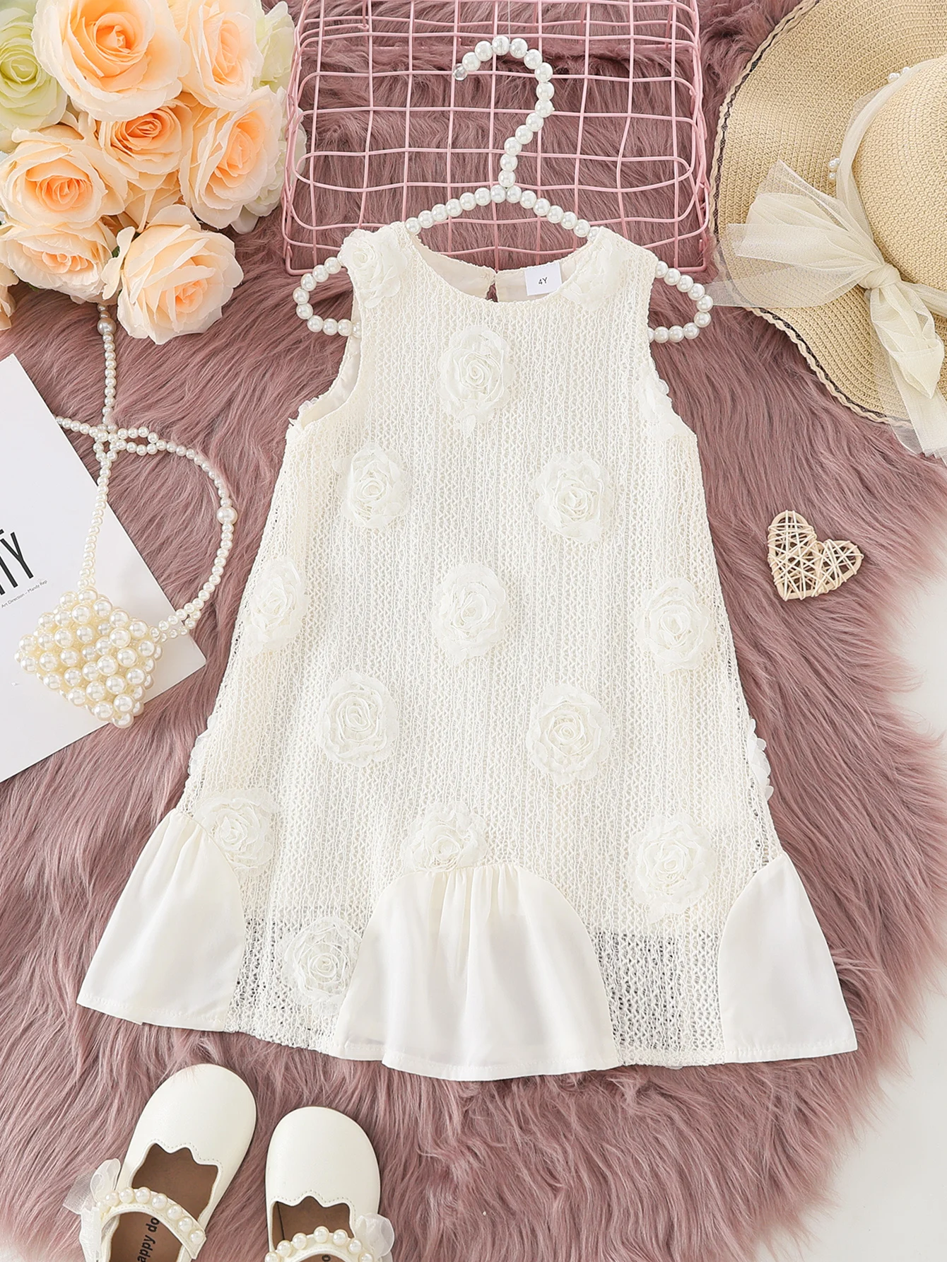 Детское белое платье без рукавов с кружевом, 3D-розами, вырезами и пэчворком, элегантное, милое, для повседневной носки
Детское белое платье без рукавов с кружевом, 3D-розами, вырезами и пэчворком, элегантное, милое, для повседневной носки